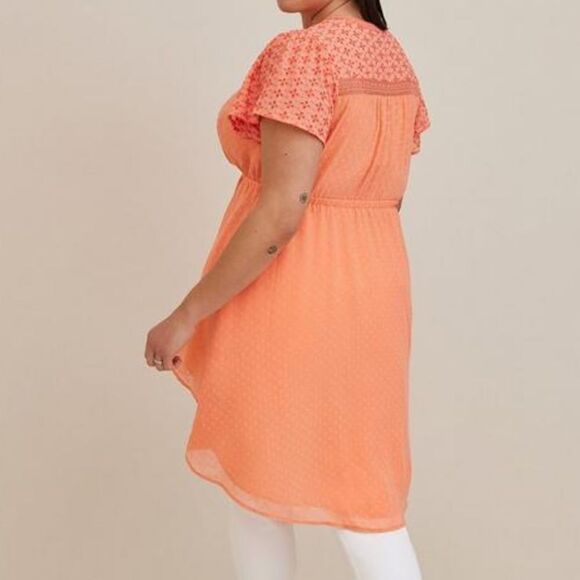 TORRID Babydoll Chiffon Clip Dot Eyelet Detail Tunic Top - Picture 3 of 11